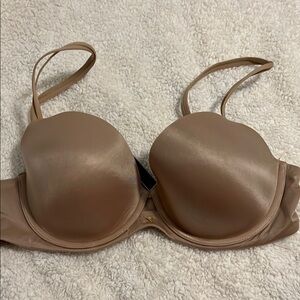 Victoria’s Secret very sexy Demi lined 36D